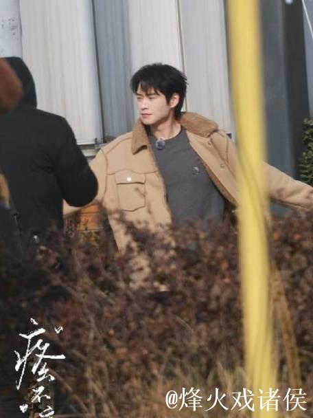 魏大勋在《周五晚高疯》中展现卓越控场能力，温情管理粉丝赢得好评