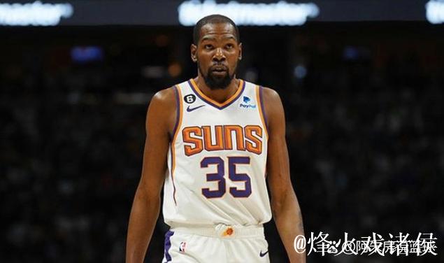 杜兰特半场高效表现：6投4中，三分全中，贡献14分3篮板1助攻1封盖